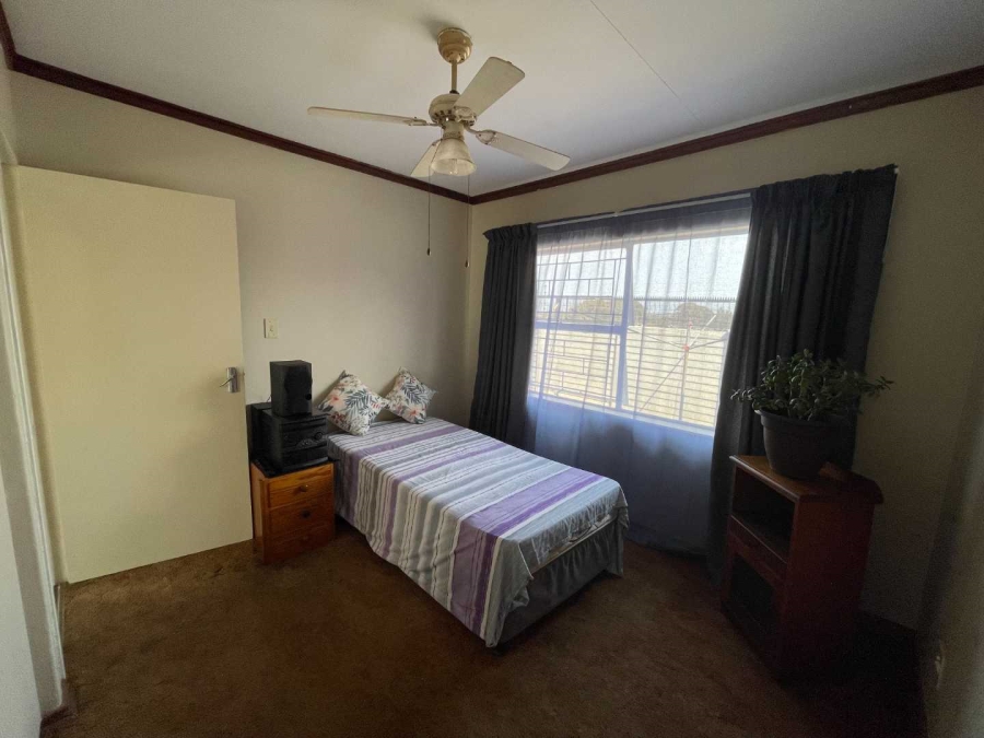 2 Bedroom Property for Sale in Langenhovenpark Free State